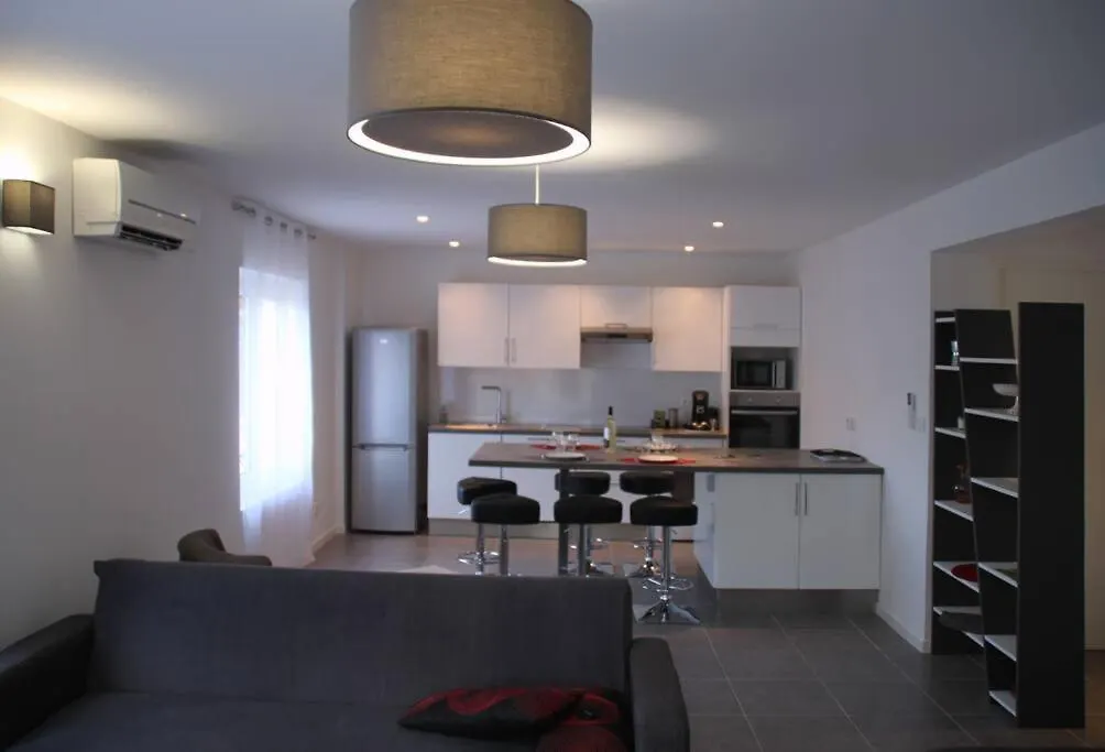 Holiday home Appart Dans Maison 2 Km De La Plage Villeneuve-Loubet