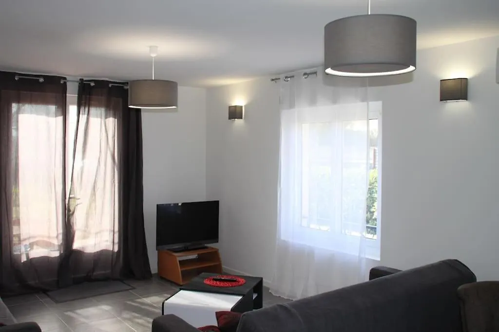 Appart Dans Maison 2 Km De La Plage Villeneuve-Loubet